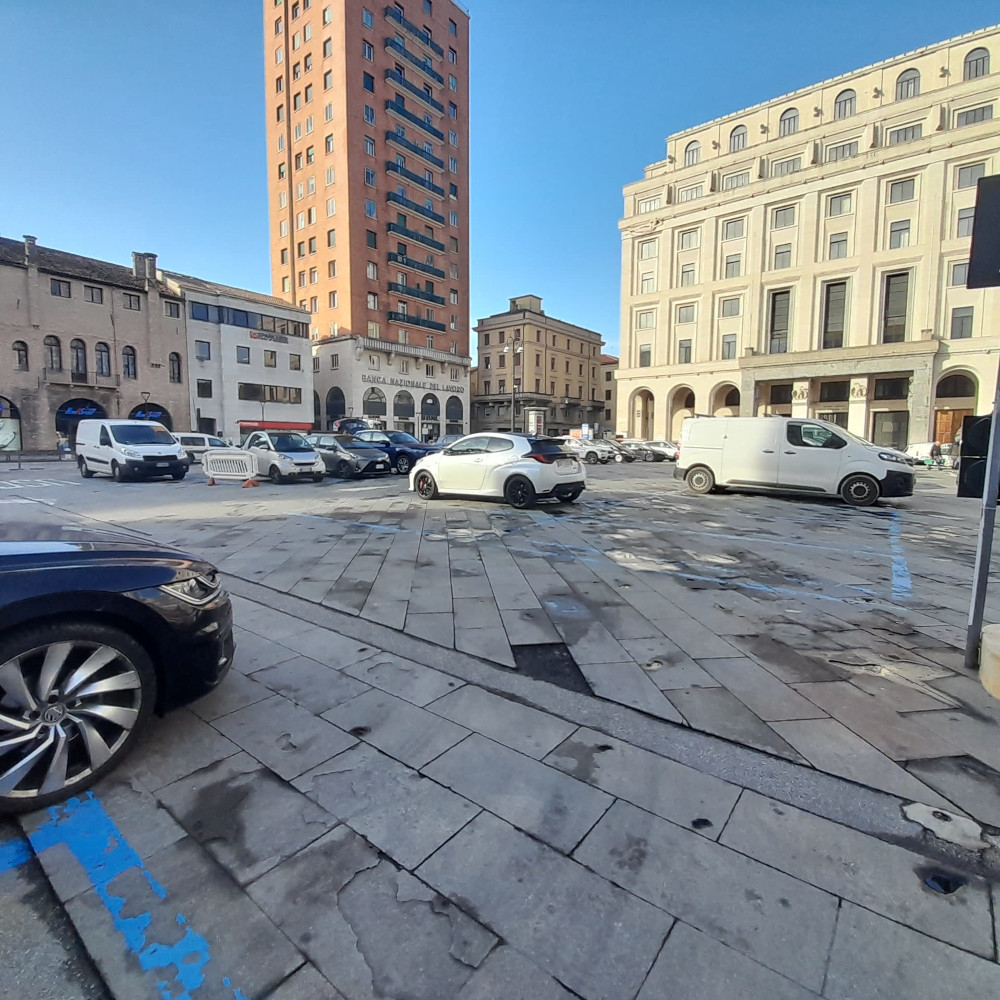 Parcheggio-Piazza-Insurrezione-Padova